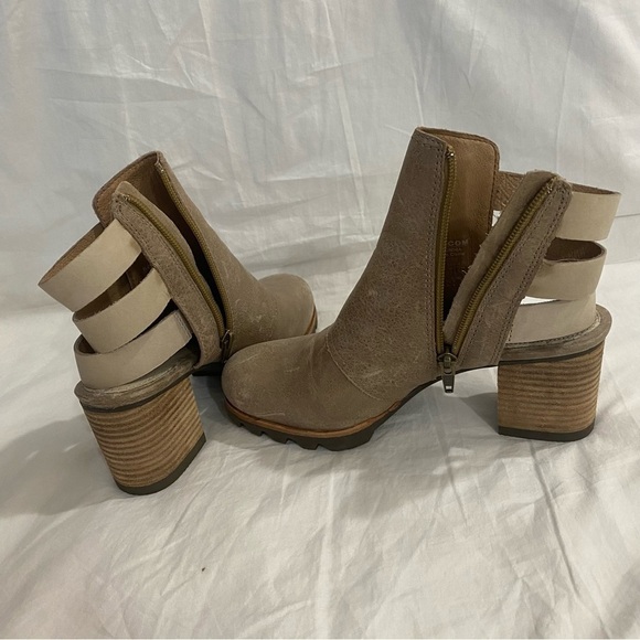 SOREL chunky heel leather Addington bootie size 36.5  in beige - Picture 3 of 9